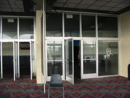 Mai Kai Theatre - Foyer